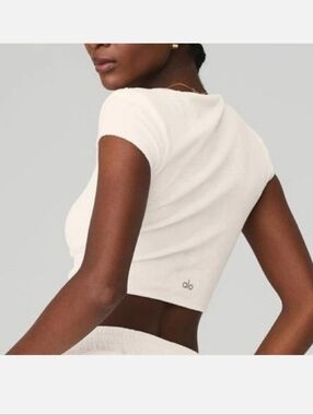 ALO YOGA TERRY BEACHSIDE SHORT SLEEVE TOP